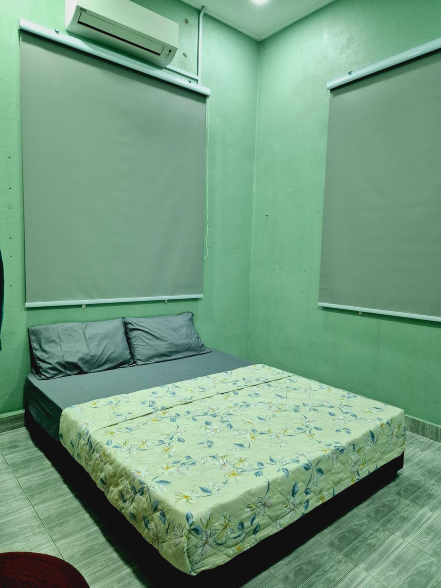 Teratak Che Esah Guest House Free Wifi Netflix Pasir Mas Exteriér fotografie