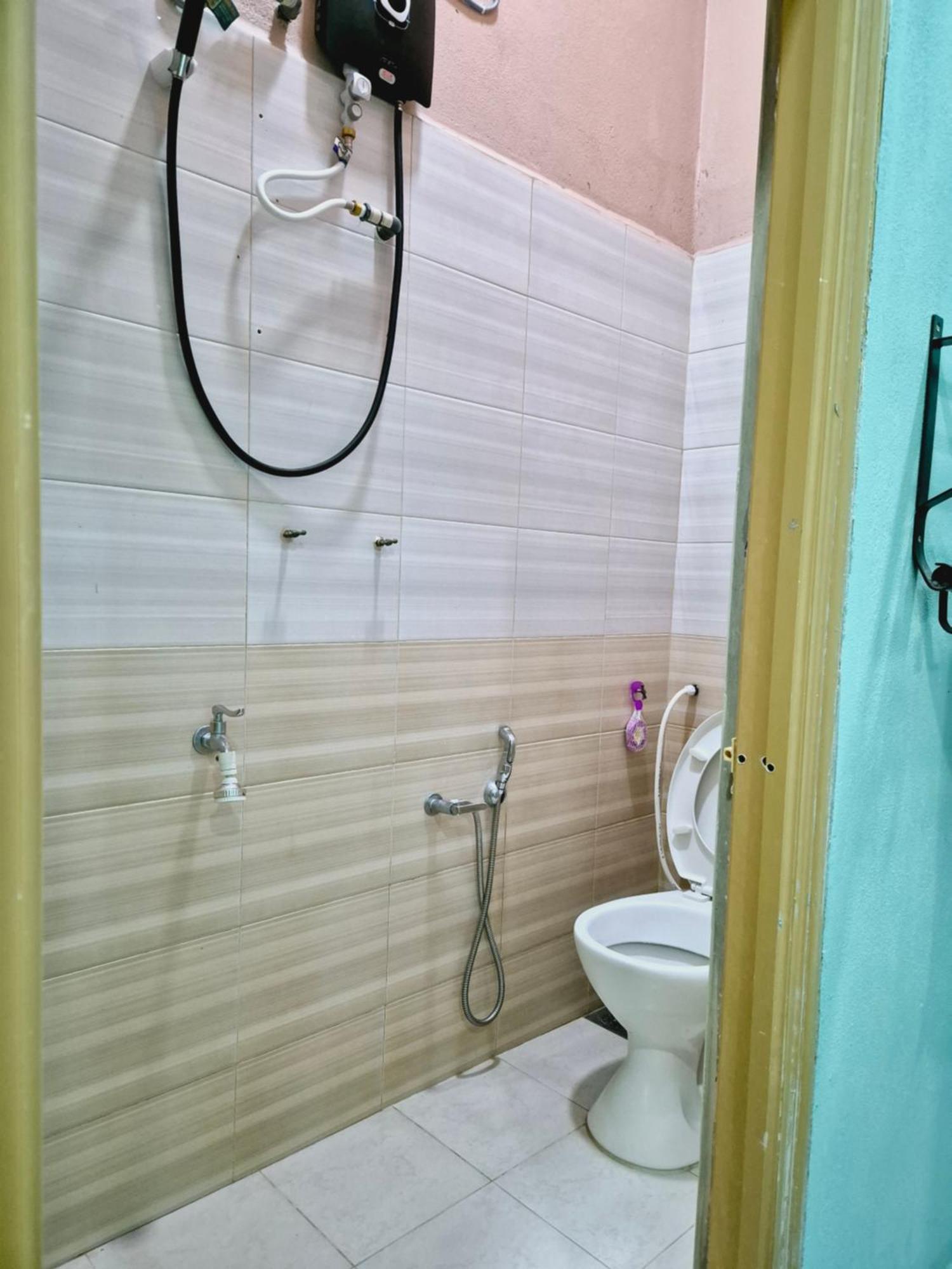 Teratak Che Esah Guest House Free Wifi Netflix Pasir Mas Exteriér fotografie