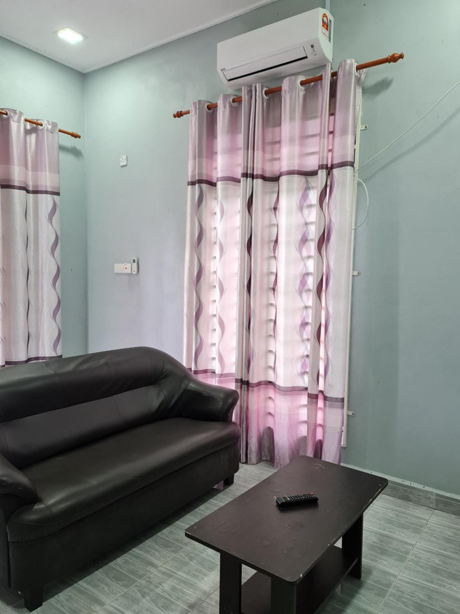 Teratak Che Esah Guest House Free Wifi Netflix Pasir Mas Exteriér fotografie