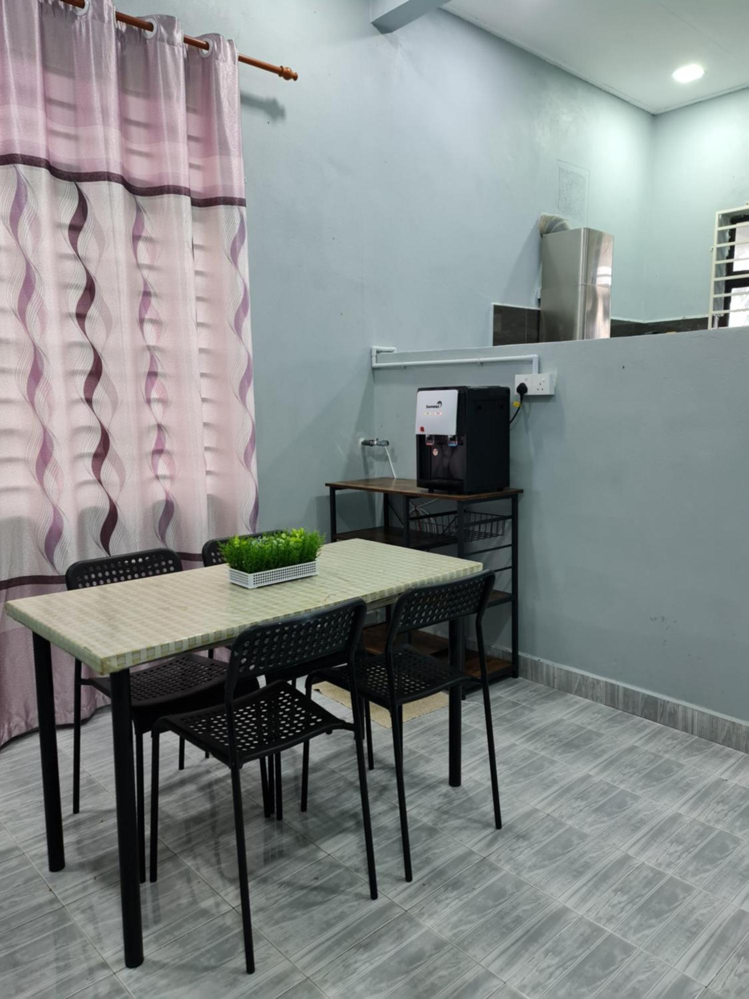 Teratak Che Esah Guest House Free Wifi Netflix Pasir Mas Exteriér fotografie