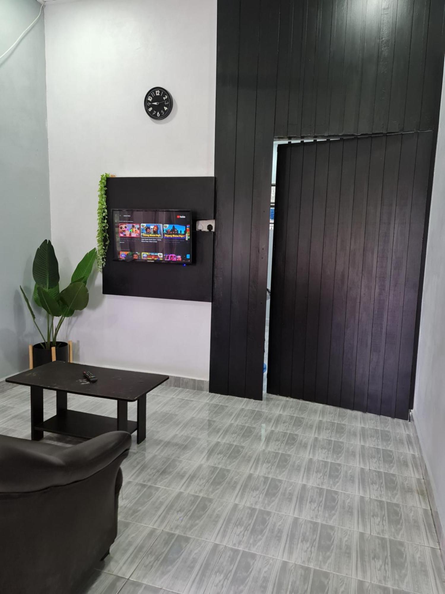 Teratak Che Esah Guest House Free Wifi Netflix Pasir Mas Exteriér fotografie